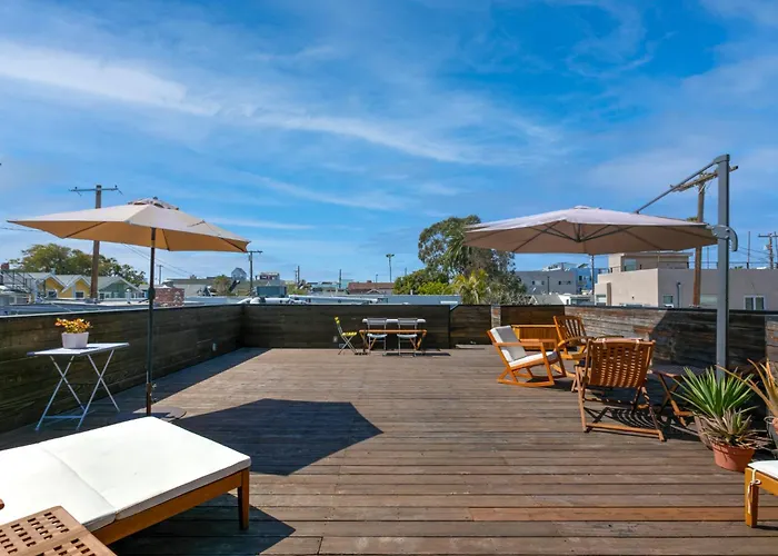 Venice Beach Three Bedroom Rooftop House With Parking
