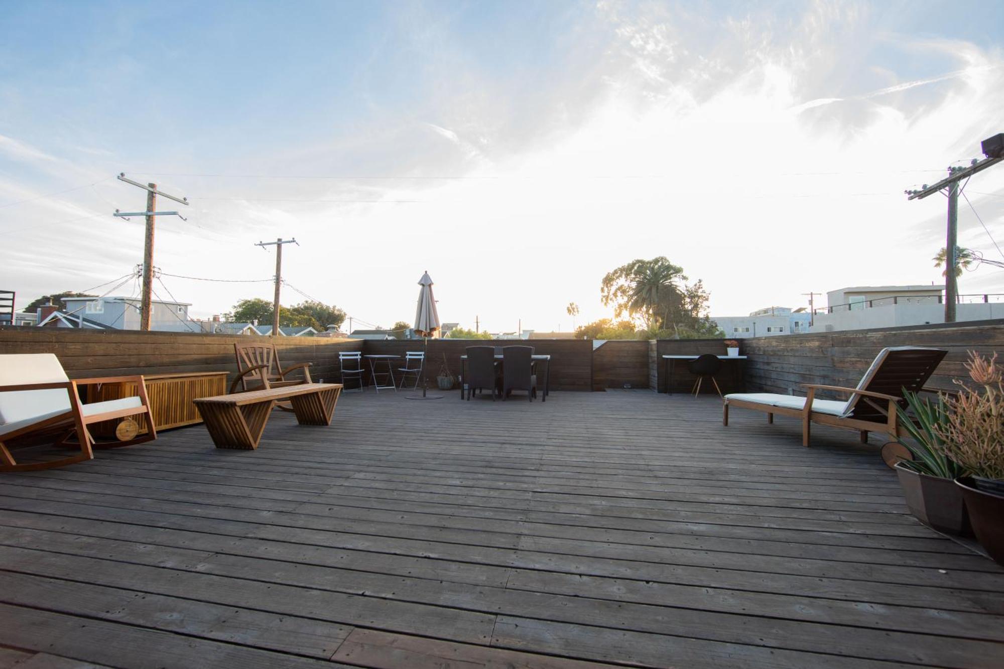 Apartment Venice Three Bedroom Rooftop House With Parking *